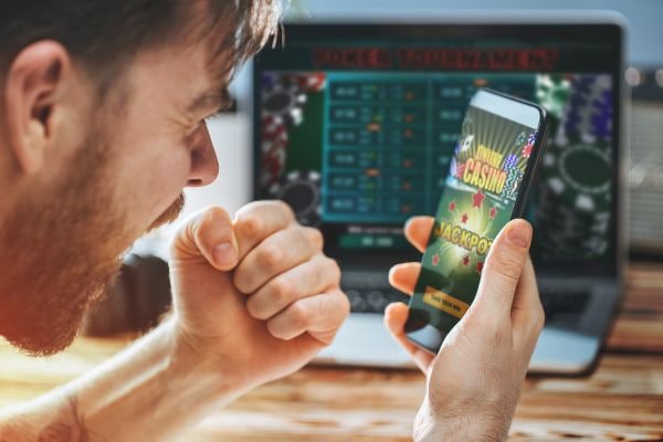 slote Myanmar ကစားသမားများ Slot Jackpot နှင့် Sportsbook မှ MMK ဆုနိုင်နေသော မြင်ကွင်း